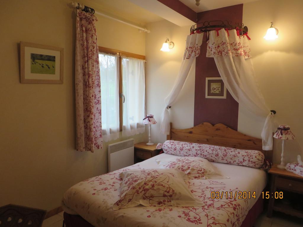 Chambres D'Hotes Au Temps Des Cerises Jumièges Szoba fotó